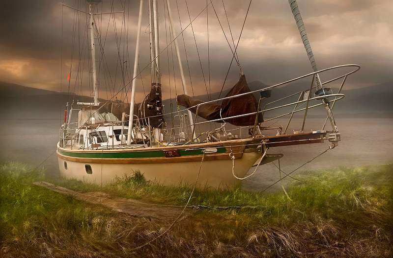 BB 1.jpg - Kra on river mooring